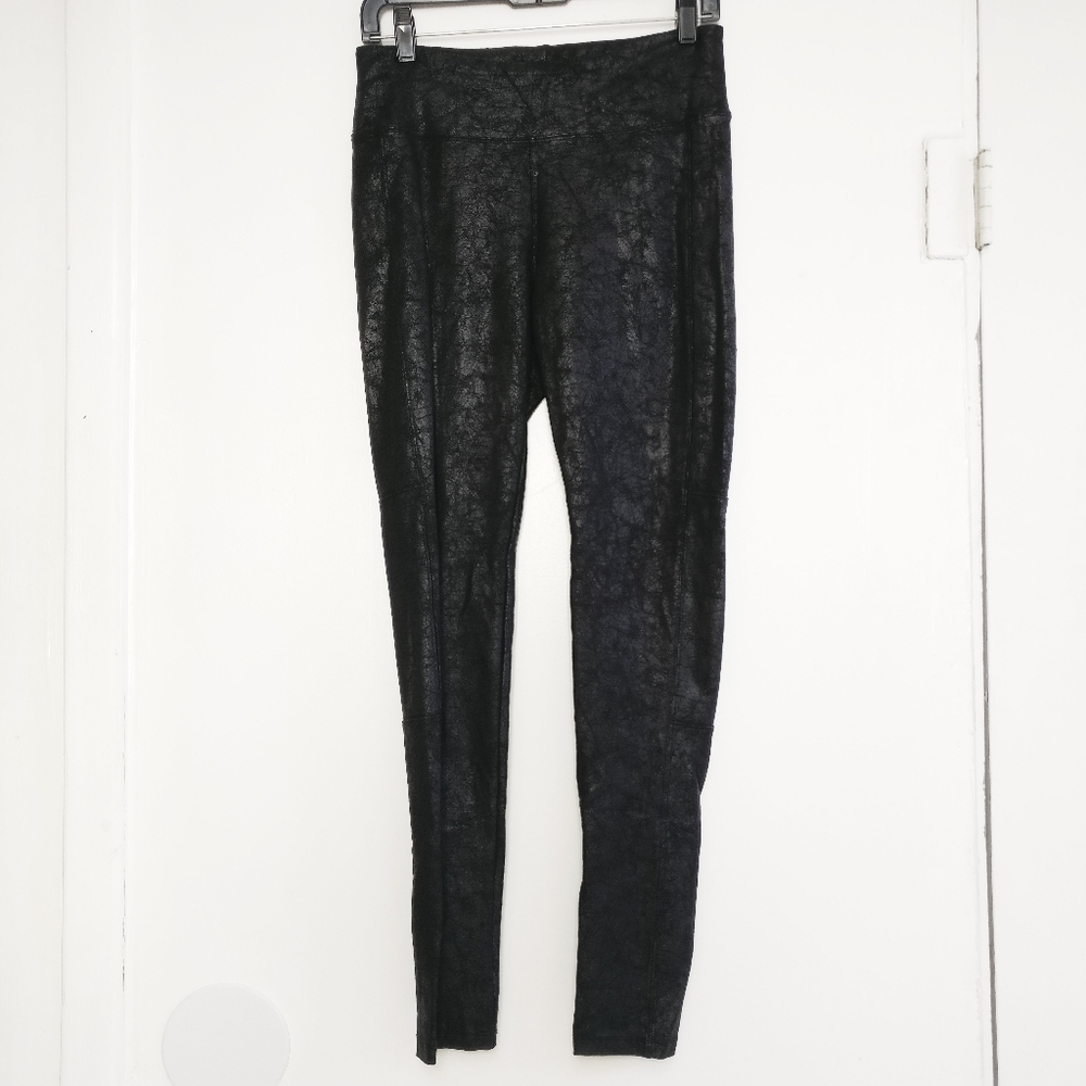 Black shiny leather look leggings
